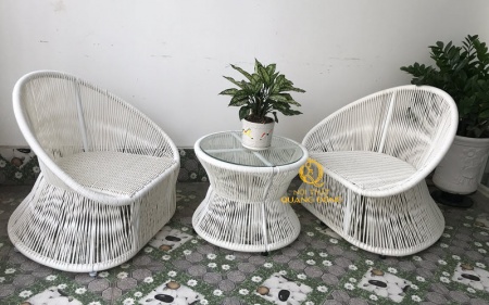 Mẫu bàn ghế nhựa giả mây màu trắng tinh khôi