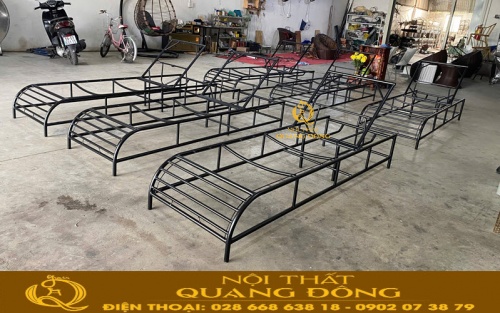 Khung ghế nằm hồ bơi QD-1277 bằng thép, sơn tĩnh điện
