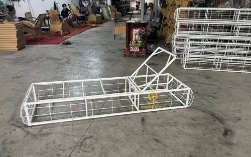 Ghế nằm hồ bơi QD-588 màu trắng
