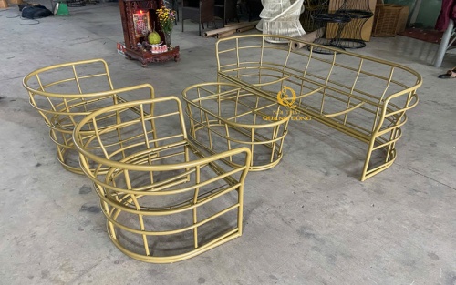 Khung sofa mây nhựa QD - 684 bằng thép sơn tĩnh điện chắc chắn