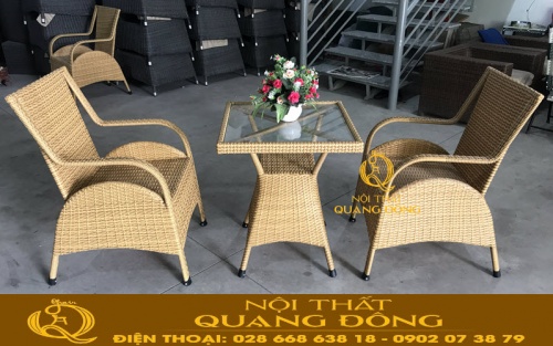 Bàn ghế ban công đan sợi mây nhựa màu vàng honey