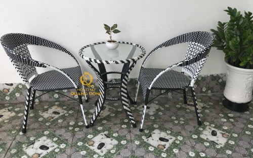 Mẫu bàn 2 ghế dùng cho ban công nhỏ 