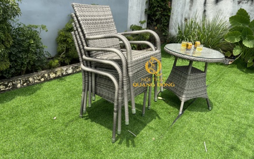 Vô cùng tiện lợi với mẫu bàn ghế sân vườn giả mây QD-2039 có thể xếp chồng gọn khi không có nhu cầu sử dụng