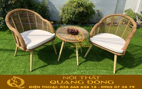 Mẫu bàn 2 ghế dùng cho những không gian nhỏ ở góc sân vườn, hay ban công sân thượng
