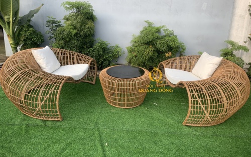 Mẫu bàn ghế giả mây QD-2077 đan sợi mây nhựa màu vàng vân loang nâu giả mây cao cấp