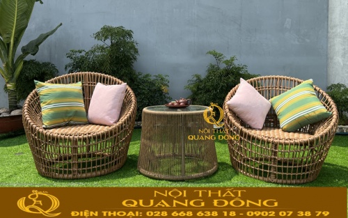 Đối với những góc không gian sân vườn thì bộ bàn 2 ghế này sẽ là giải pháp tối ưu nhất