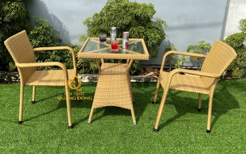 Mẫu bàn 2 ghế cho góc nhỏ sân vườn