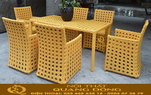 Ghế giả mây đan mắt cáo| Bộ bàn ghế giả mây QD-364 màu vàng đẹp cho sân vườn