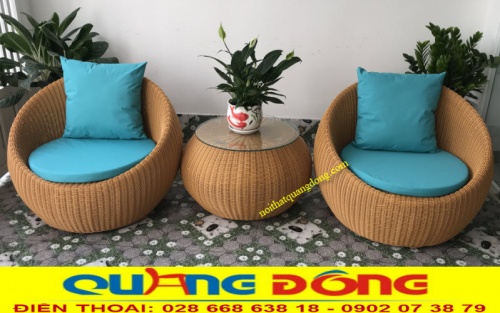 Bộ bàn ghế giả mây QD-306 sử dụng thêm nệm lót tạo điểm nhấn ấn tượng cho mọi khong gian