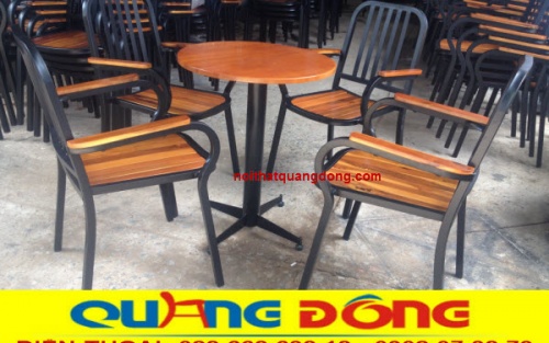 Bàn ghế gỗ khung sắt QD-05 có tay gỗ
