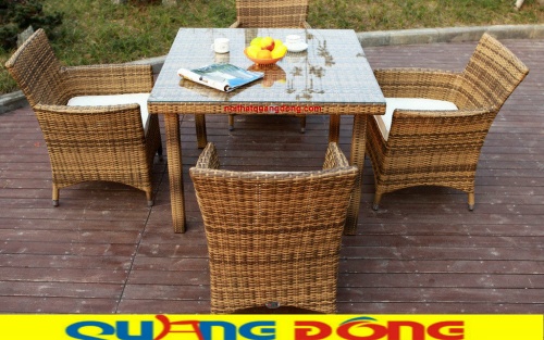 bàn ghế giả mây QD-064 gam màu vàng giả mây tự nhiên