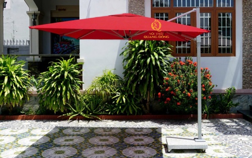 Dù lệch tâm vuông 2.5m không rèm
