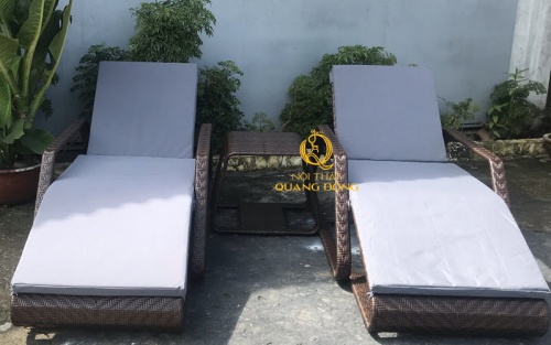 Ghế nằm hồ bơi QD-591 sử dụng thêm nệm lót màu xám