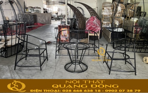 Khung sofa mây nhựa QD - 756 được làm bằng thép sơn tĩnh điện chắc chắn