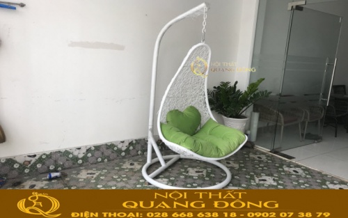 Xích đu mây nhựa giải pháp tối ưu cho góc sân vườn