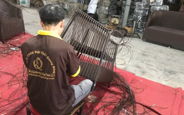 Bàn ghế giả mây được đan bằng sợi mây nhựa cao cấp chịu được nắng mưa