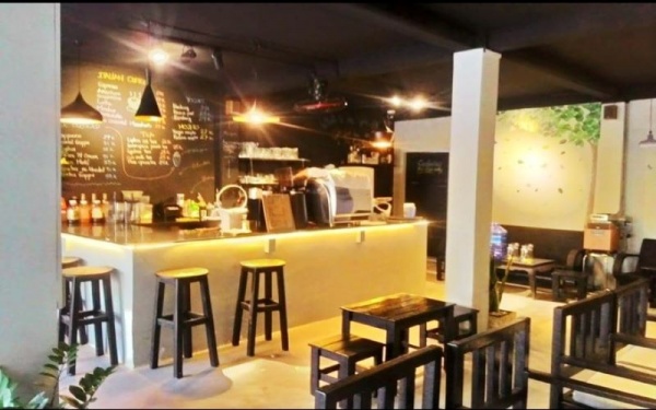 Cafe Clup như một không gian cafe sân vườn ở quận 4 