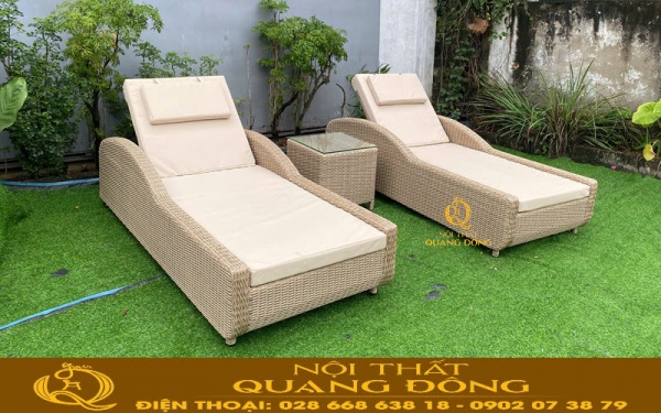 Ghế nằm hồ bơi mây nhựa QD-1264 cho không gian sống tiện nghi được ghi hình tại xưởng của Nội Thất Quang Đông