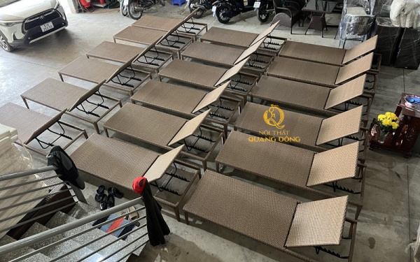 ghế hồ bơi giả mây có thể dùng hoặc không dùng nệm lót 