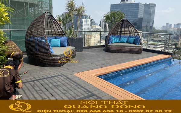 Mẫu giường tắm nắng dùng cho bể bơi được thiết kế mái che dạng vòm độc lạ!