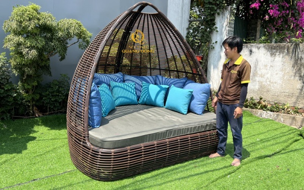 Giường tắm nắng QD-533 mái vòm độc lạ, sản phẩm mang tính nghệ thuật cao được chế tác khung bằng kim loại đan sợi nhựa giả mây cao cấp
