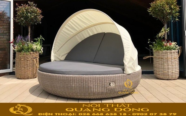 Mẫu giường tắm nắng QD-547 thiết kế mái che bằng vải tuỳ ý nâng hạ tiện lợi