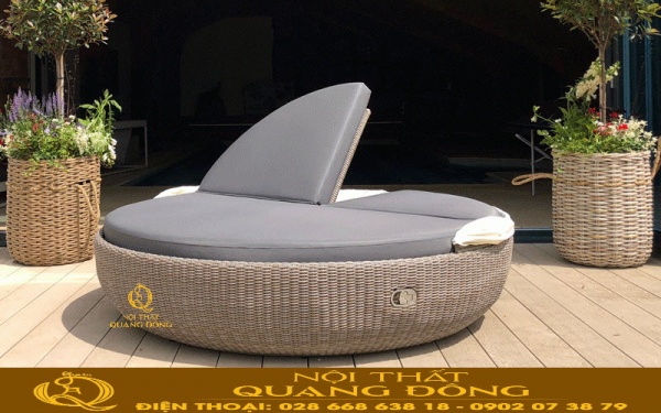 Với phần tựa đầu mẫu giường tắm nắng QD-547 có thể nâng hạ 1 bên hoặc 2 bên tuỳ ý