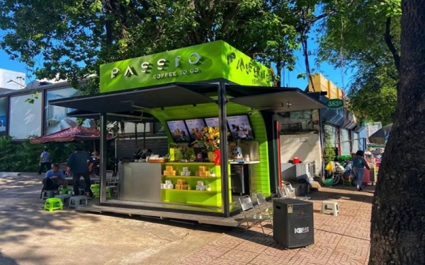 Một màu xanh lá tươi snag1 làm nổi bật cả không gian quán Passio Cafe