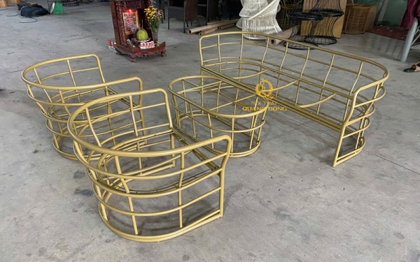 Khung sofa QD - 684 bằng thép chắc chắn, sơn tĩnh điện chống gỉ sét