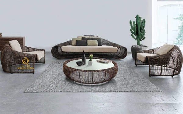 Sofa giả mây QD-694 được đan lát thủ công với kiểu quấn ken mang đến không gian thoáng đãng