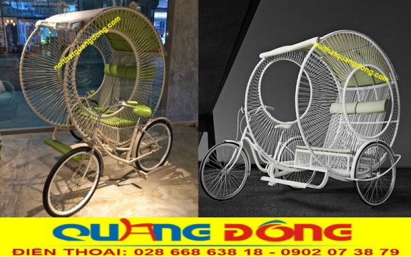 Xe đạp đan thủ công bằng nhựa giả mây trang trí cho ngày khai trương quán cafe cực lạ 