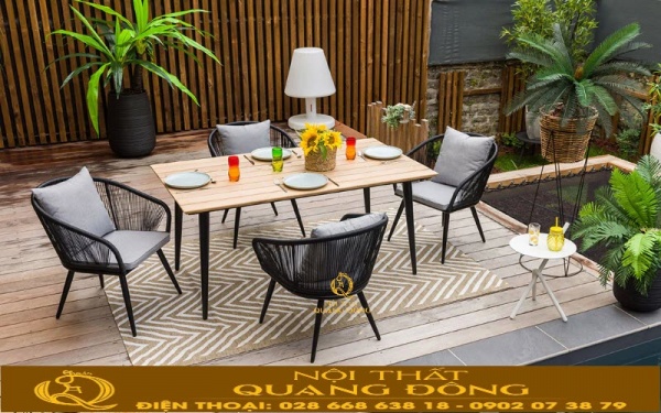 Bộ bàn ghế giả mây QD-2042 khung đen kết hợp nhựa đen mạnh mẽ và hiện đại Bộ bàn ghế giả mây QD-2042 khung màu đen, đan sợi mây nhựa màu đen sang trọng ấn tượng cho không gian