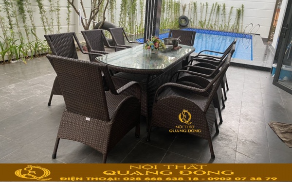 Mẫu bàn ăn 8 ghế kết hợp với bàn dài hình chữ nhật, đan nhựa giả mây phù hợp cho cả nội và ngoại thất sân vườn 