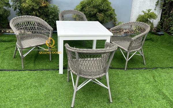 Ghế ngoài trời sân vườn QD-2084 sử dụng cùng lúc 3 kiểu đan karo, lóng mốt và đan mắt xích