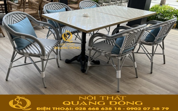 Bàn ghế giả mây QD-2086 kết hợp 2 chiếc bàn vuông tạo thành bộ bàn ăn 6 ghế tuyệt vời cho sân vườn