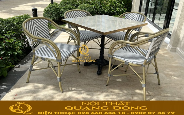 Bàn ghế giả mây QD-2086 với 1 bàn 4 ghế sang trọng cho sân vườn