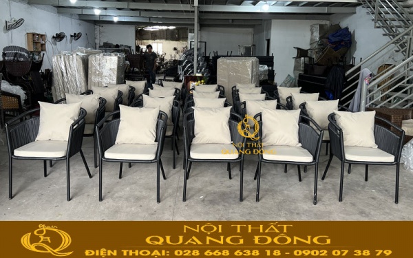 Bàn ghế giả mây QD-2088 được ghi hình tại xưởng Nội Thất Quang Đông trước khi bàn giao 