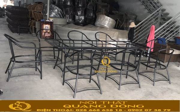 Khung sườn ghế giả mây phải được sơn tĩnh điện chống gỉ