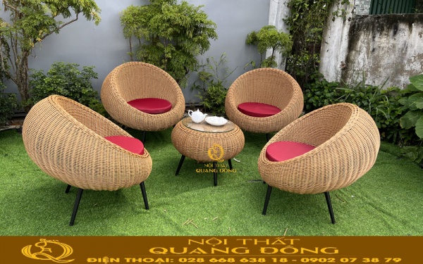 Bàn ghế giả mây QD-2093 hình trứng với thiết kế chân ghế cao, vuốt col nhỏ dần tạo sự nhỏ gọn sang trọng
