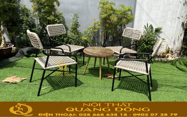 Bộ bàn ghế giả mây QD-2105 với bàn tròn mang lại cảm giác hiện đại và sang trọng