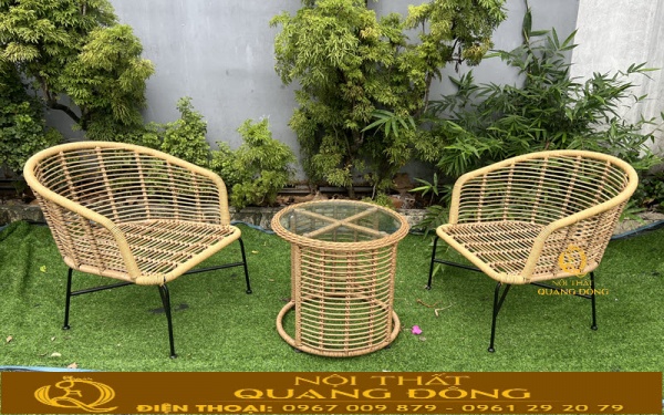 Bàn mặt kính giúp hoàn thiện vẻ đẹp cho bppj bàn ghế giả mây QD-2120