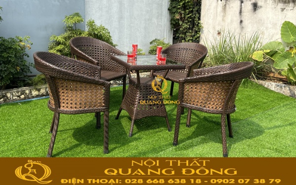 Với mẫu 4 ghế 1 bàn của bàn ghế giả mây QD-274 kết hợp kiểu đan mắt cáo độc đáo