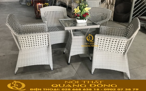 Bàn ghế giả mây QD-303 thiết kế hoàn hảo với form ghế rộng, kiểu dáng sang trọng và chắc chắn
