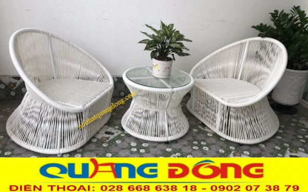 Bộ bàn ghế mây nhựa QD-307 tone màu trắng tinh khôi tạo điểm nhấn đẹp cho không gian ngoại thất