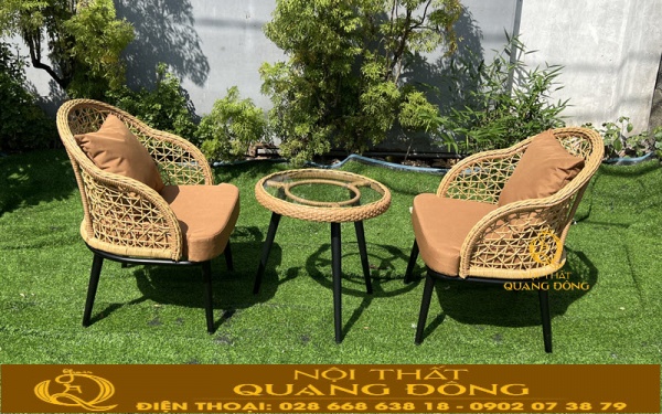 Bàn ghế giả mây QD-309 sử dụng bàn mặt kính trắng độ dày 8ly chịu lực cao