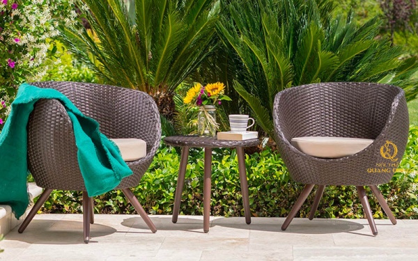 Bàn ghế giả mây từ sợi mây nhựa bản dẹp