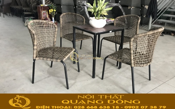 Bàn ghế giả mây QD-340 kiểu dáng gọn, có thể xếp chồng gọn Bàn ghế giả mây QD-340 thiết kế không có tay vịn gọn gàng tối ưu không gian