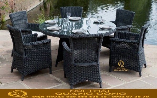 Bàn ghế giả mây QD-382 đan sợi nhựa tròn mang tính thẩm mỹ cao với độ bền vượt trội, khả năng chống nắng tốt bởi có hoạt chất kháng UV 
