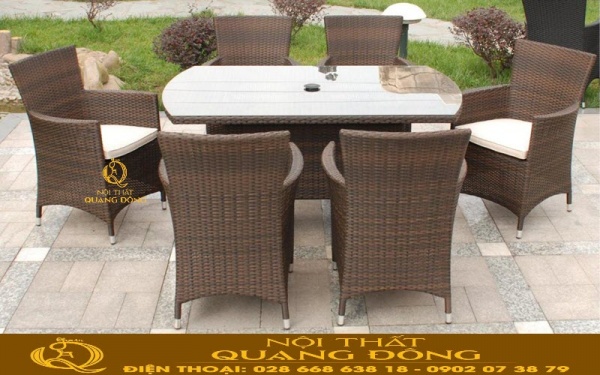Bộ bàn ghế giả mây QD-393 đan sợi mây nhựa màu nâu chu kỳ giả gỗ