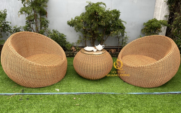 Bàn ghế giả mây có khả năng chống bụi bẩn, chống thấm và dễ lau chùi